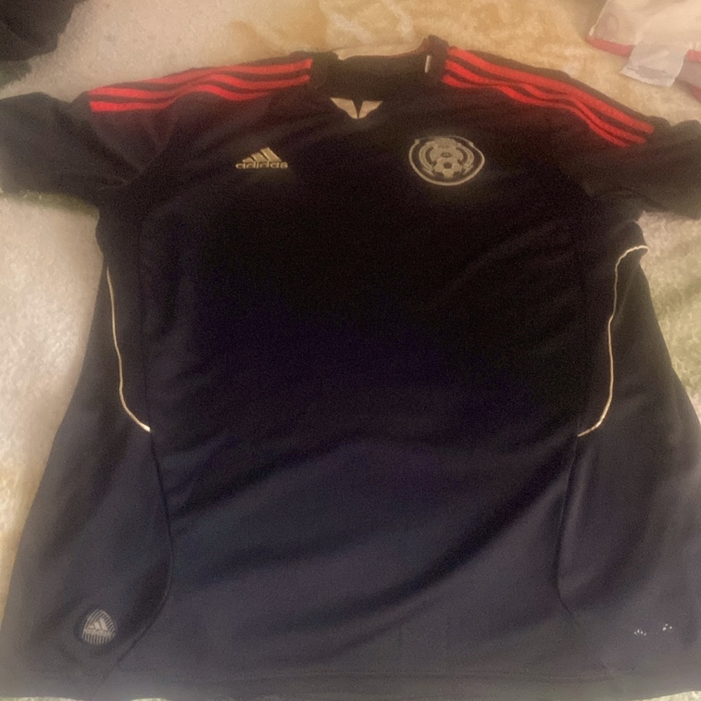 Any jersey you need I got you no replicas.